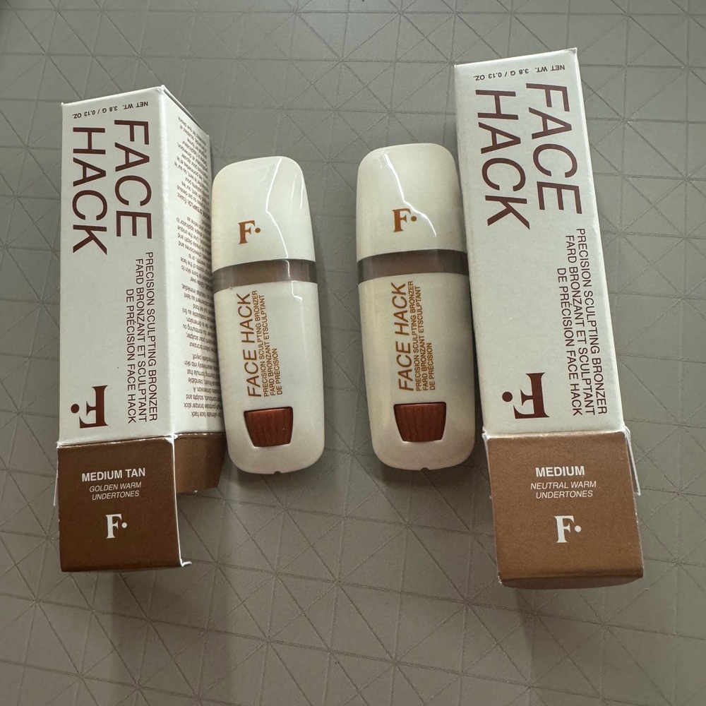 Freck beauty FACE HACK
PRECISION SCULPTING BRONZER